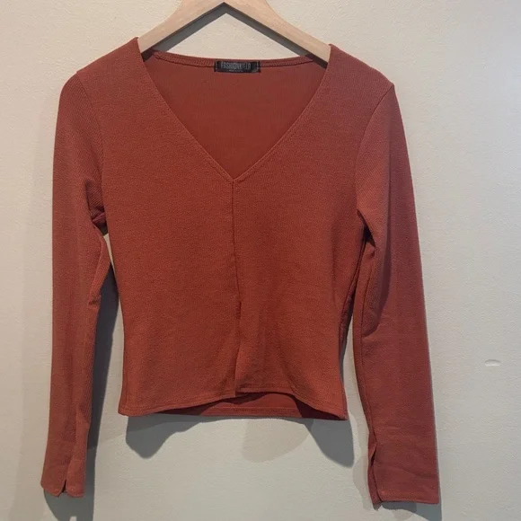 V-Neck Rust Top - Picture 1 of 2